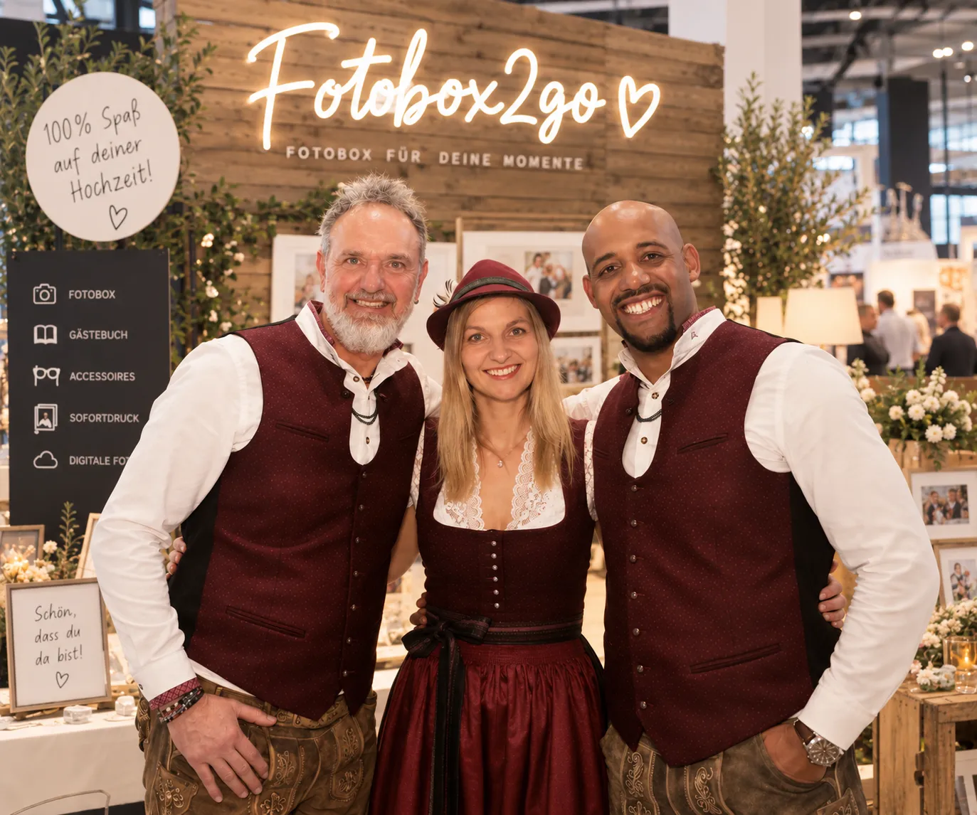 Thomas, Steffi und Viktor am Fotobox2go-Messestand.